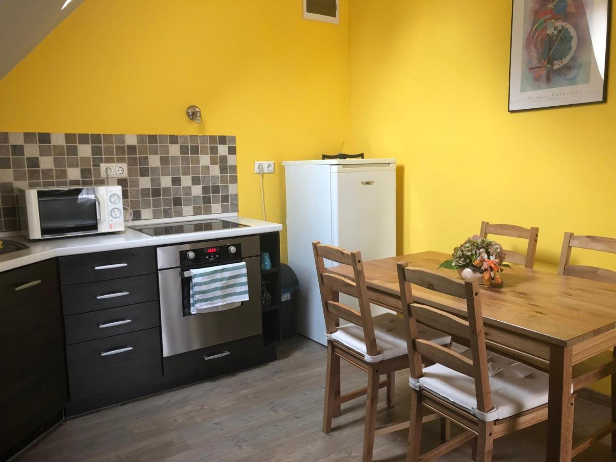 Tulipan Villa Panzio Szolnok Exteriör bild