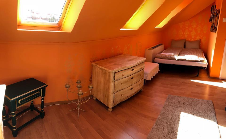 Tulipan Villa Panzio Szolnok Exteriör bild